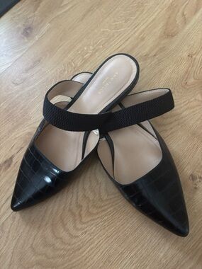 Anne Taylor Black Pointed Croc-Embossed Slingback Flats
